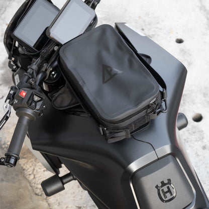 Pre-order (ship in September): "Rainstopper" magnetic tank bag for Husqvarna Svartpilen 801 (tank rack required)