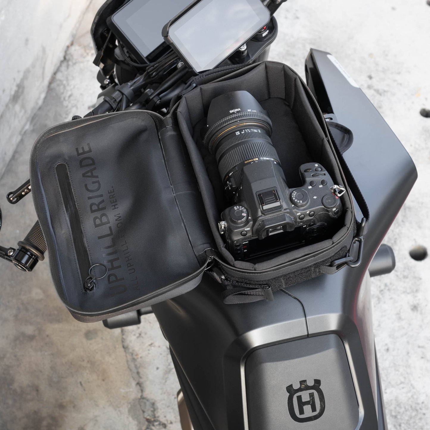 Pre-order (ship in September): "Rainstopper" magnetic tank bag for Husqvarna Svartpilen 801 (tank rack required)