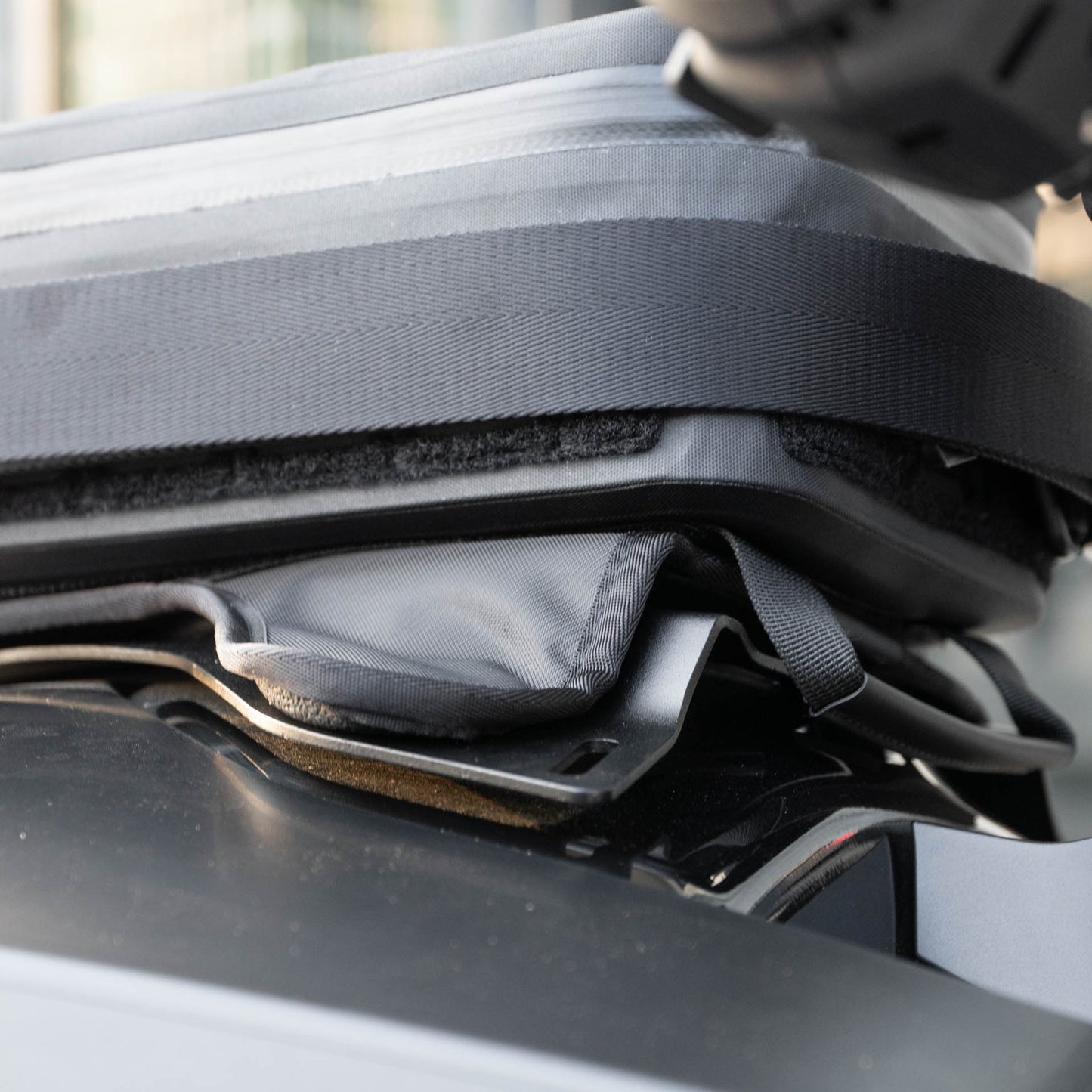 Pre-order (ship in September): "Rainstopper" magnetic tank bag for Husqvarna Svartpilen 801 (tank rack required)