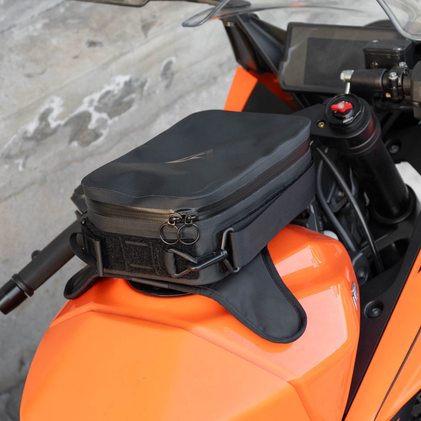 Pre-order (ship in September): "Rainstopper" magnetic tank bag for KTM RC390