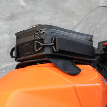 Pre-order (ship in September): "Rainstopper" magnetic tank bag for KTM RC390