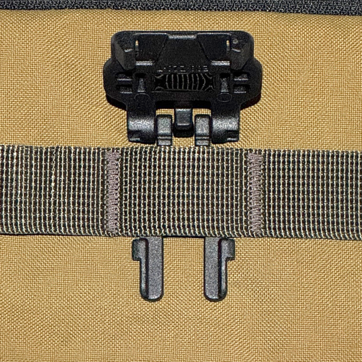 Pre-order (ship in September): MOLLE single-slot pull-cord magnetic buckle (male + female set), for small lightweight pouches