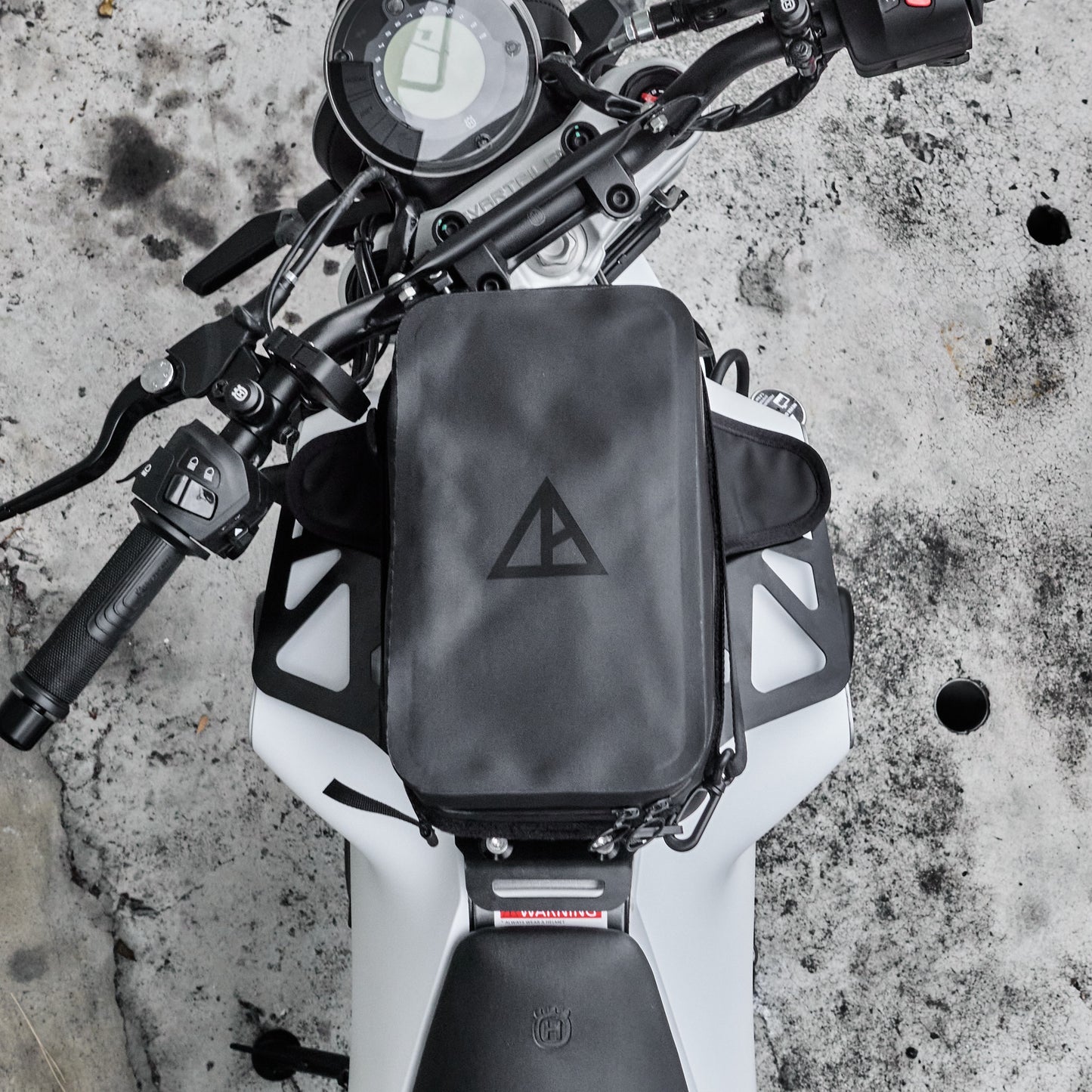 上山旅 Rainstopper 防雨磁吸油箱包 Vitpilen 白箭二代適用（2020-2023 年式）含鋼製油箱架