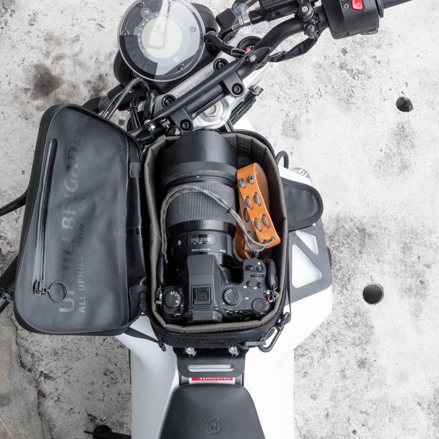 Pre-order (ship in September): "Rainstopper" magnetic tank bag for Husqvarna Vitpilen Gen 2 (2020-2023) with steel tank rack