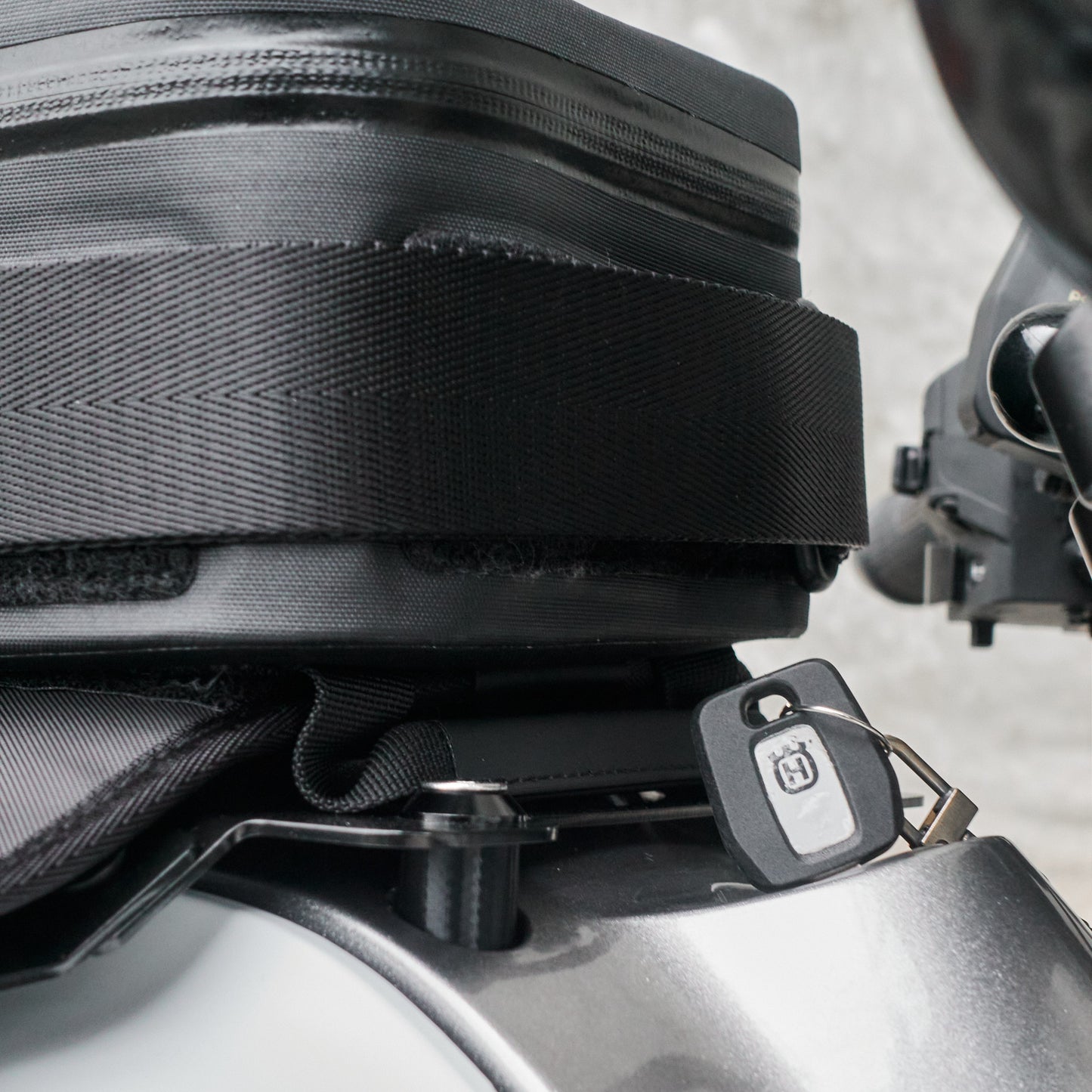 上山旅 Rainstopper 防雨磁吸油箱包 Vitpilen 白箭二代適用（2020-2023 年式）含鋼製油箱架