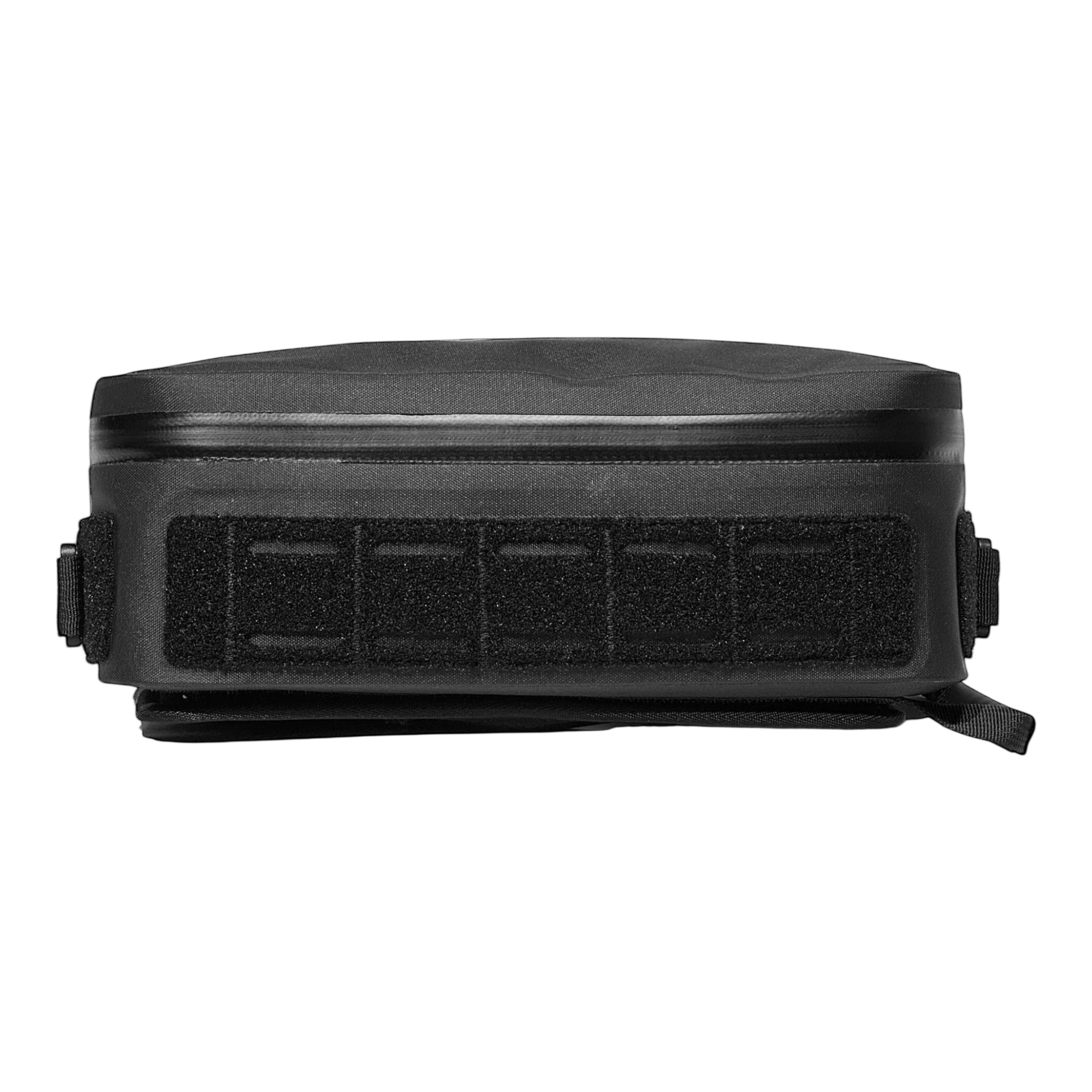 rainproof magnetic motorcycle tank bag that converts to a shoulder bag in less than a second