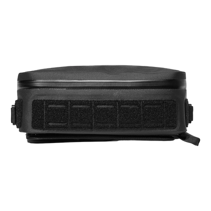 rainproof magnetic motorcycle tank bag that converts to a shoulder bag in less than a second