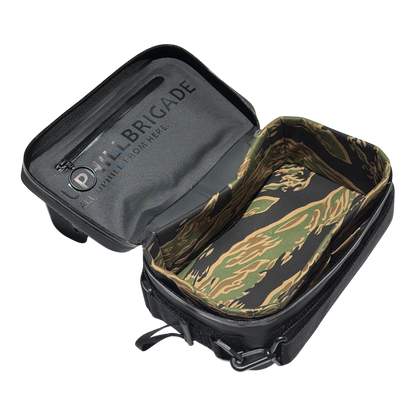 rainproof magnetic motorcycle tank bag that converts to a shoulder bag in less than a second